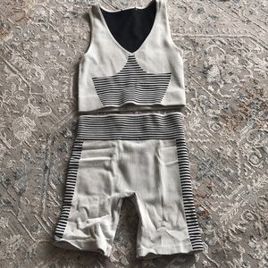 Ribbed White Workout Set. Barely Worn. Black Stripes. Stretchy.